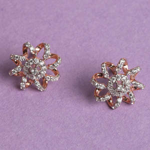 Achetez des boucles d'oreilles en argent sterling 925 de qualité supérieure pour femmes et filles, tendance, avec diamants, en or rose, en forme de fleur ou de cœur, pour les fiançailles - Product Image 2