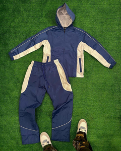 Conjunto Deportivo Personalizado de 2 Piezas, Chaqueta con Cremallera y Pantalones Acampanados, 100% Nailon, Líneas Reflectantes, Nuevo Diseño, Cortavientos Extra Grande para Hombre - Product Image 4