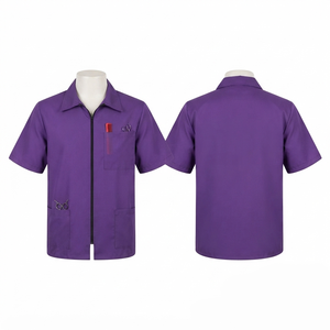 เสื้อแจ็คเก็ตช่างตัดผมแบบยูนิเซ็กซ์ ผ้าโพลีเอสเตอร์พรีเมียม 180 GSM สีดำ แขนสั้น ระบายอากาศได้ดี ชุดยูนิฟอร์มร้านเสริมสวย ปักลายนูน ปักโลโก้ตามสั่ง - Product Image 3