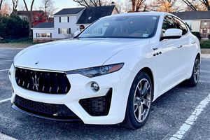 Auto Usado de Lujo a Precio Accesible, Maserati <span class=keywords><strong>Levante</strong></span> Modena <span class=keywords><strong>2022</strong></span>, Listo para Enviar a Todo el Mundo - Product Image 2