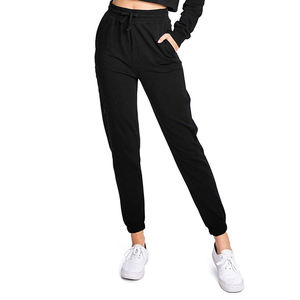 Survêtements noirs pour femmes, Top court à capuche avec pantalon Durable, vêtements de sport/Gym, survêtements fabriqués au Pakistan - Product Image 5