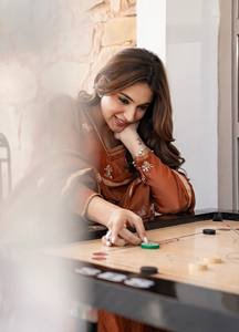 Ensemble Kurti en soie de créateur avec pantalon et dupatta, catalogue complet disponible au prix de gros, collection premium au prix de gros. - Product Image 5