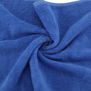Serviette de sport haut de gamme en microfibre douce et absorbante pour la gym, le fitness, l'entraînement, la course à pied et les activités sportives. - Product Image 4