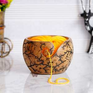 Bol à laine en bois sculpté à la main avec figurine Litchenberg 6 x 4, magnifique bol de rangement pour laine en bois de hêtre antique de 8 pouces, fait à la main, de qualité supérieure - Product Image 5