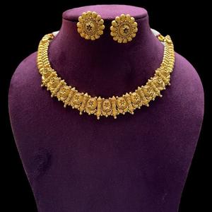 Conjunto de Collar chapado en oro de calidad superior de ropa tradicional con pendientes para boda y colección de ropa funcional para mujer - Product Image 1
