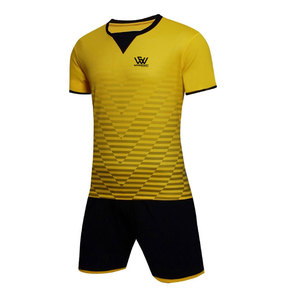 Derniers modèles Uniforme de football pour jeunes Vêtements de football Couleur unie respirante Prix de gros Uniforme de football - Product Image 1