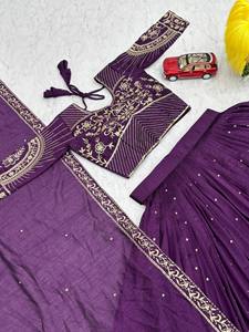 Lancement de la nouvelle collection de LEHENGA CHOLI moderne pour fêtes, avec DUPATTA en tissu VICHITRA SILK, broderie et travail de sequins - Product Image 6