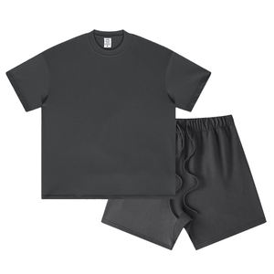 Logo personnalisé 2 ensembles de shorts d'été pour hommes de deux pièces ensemble de short et de t-shirt en coton pour hommes - Product Image 1