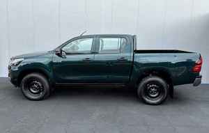 Camioneta Hilux Usada 2021-2022, 4.5L Automática, Asientos de Cuero, Techo Panorámico, Cámara 360, Lista para Conducir - Product Image 5