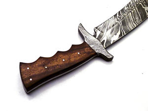 Couteau Bowie de chasse à lame en acier Damas fait à la main personnalisé avec mitre en laiton et manche en bois - Product Image 5