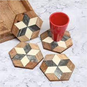 Planche à découper d'élégance décorative faite à la main pour la cuisine - Product Image 1