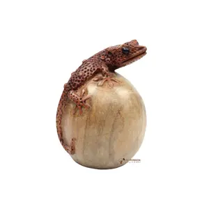 High Quality Home Decorations Wooden Brown Gecko For Table and Home Decorations Product From Bali Indonesia