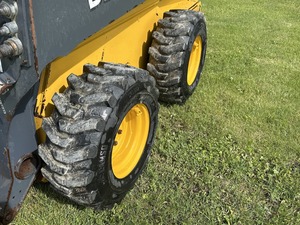 2021 324G Minicargadora usada y en muy buenas condiciones de trabajo Cargadora de ruedas con motor central y componentes de rodamiento - Product Image 2