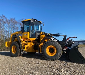 Cargadora compacta sobre orugas JCB 3TS-8T de 74 HP con brazo telescópico, entrega rápida para construcción y agricultura, en venta. - Product Image 2