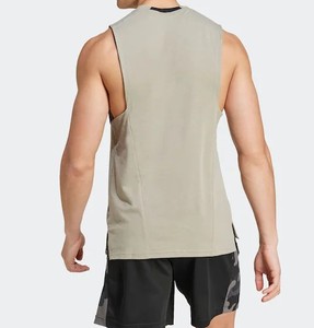 เสื้อแขนกุดคอลูกเรือสีทึบสำหรับออกกำลังกายกลางแจ้งสำหรับผู้ชายเสื้อกล้ามออกกำลังกายเล่นกีฬาโลโก้ได้ตามต้องการ - Product Image 2