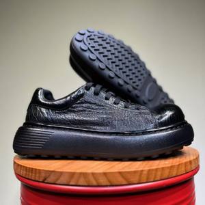 Bottes de moto pour homme en cuir véritable à tige haute avec fermeture à enfiler pour une utilisation en extérieur - Product Image 4