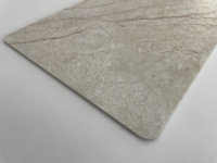 Revêtement mural résidentiel moderne en PVC brillant effet marbre, imperméable et ignifuge pour salle de bain et cuisine