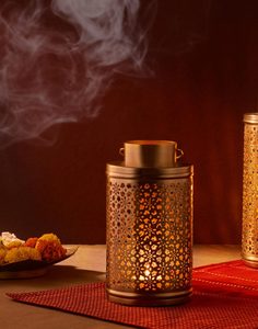 Brilliantly Fashioned in Modish Unique & Stylish Wedding <b>Moroccan</b> Gold Lantern Home <b>Decoration</b> Metal Iron Tea Light Holder - Product Image 1