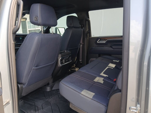 CLEAN 2024 C h e v r o l e t Silver ado 3500HD High Country Crew Cab 4WD - Product Image 4