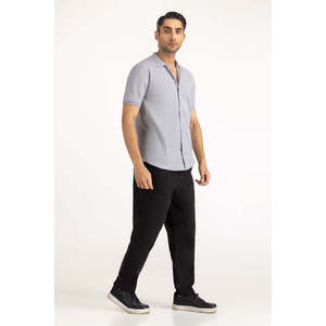 100% Poliéster para Polo de Corte Regular MN-PSH-SS25-007, Tejido de Punto de Alta Calidad, Corte Ajustado, Liso Teñido, Bordado Sólido - Product Image 3