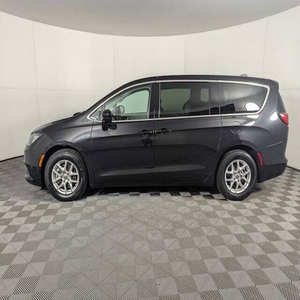 รถ Chrysler Voyager ปี 2024 สภาพดีเยี่ยม - Product Image 3