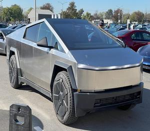 Tesla Cybertruck 2023 Usada en Muy Buen Estado, Garantía OEM de 1 Año - Product Image 1