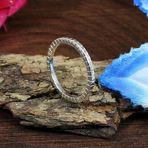 Anillo de joyería fina geométrica delicada de Plata de Ley 92,5 al por mayor ajuste invisible con chapado en rodio para ocasión de tienda - Product Image 4