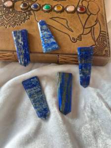 100% naturel poli sculpté Lapis Lazuli pointe plate crayon cristal baguette Feng Shui pierre semi-précieuse artisanat pour l'énergie de guérison - Product Image 3