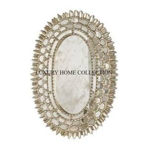 Cadre de miroir mural en métal d'inspiration antique avec des détails complexes pour une mise à niveau élégante de la décoration intérieure vintage - Product Image 5