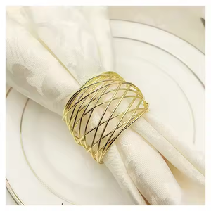 Bague de doigt de haute qualité en acier au titane plaqué or bague de doigt pour les femmes avec trois boules d'or et conception d'ouverture - Product Image 2