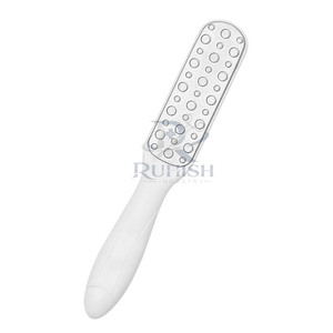 Râpe à pieds professionnelle en acier inoxydable double face à long manche pour éliminer les callosités et des pieds lisses, soin quotidien de la pédicure - Product Image 6