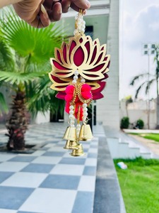 Lotus tenture murale avec cloche décoration de mariage Diwali Navratri coloré Festival décor pendaison de crémaillère Temple cadeau pour les invités - Product Image 5