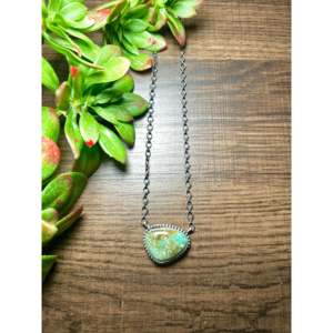 Collier Eli Skeets Kingman en turquoise et argent sterling pour les occasions de cadeaux - Product Image 1