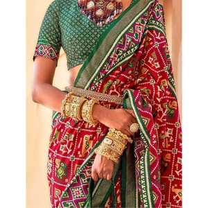 Sari en soie imprimé Patola rouge glamour avec chemisier, tenue de festival, style Bollywood, vêtements ethniques en georgette doux cousus - Product Image 3