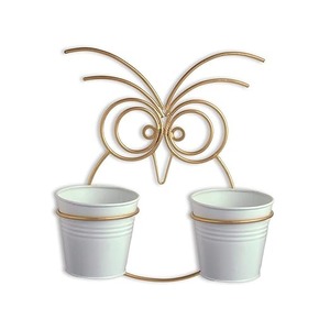 Macetas de metal en forma de búho con macetas blancas Eleva tu espacio con diseños de moda Macetas colgantes para balcón Sala de estar - Product Image 1