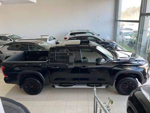 Pick-up pleine grandeur d'occasion 2025 Limited 4x4 Édition TRD - Product Image 1