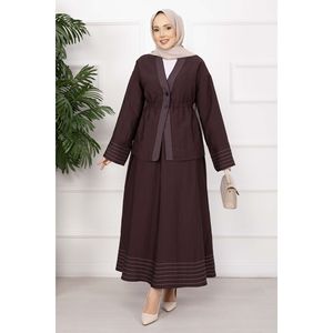 Conjunto de Chaqueta y Falda con Ribete a Rayas Color Borgoña y Decoración de Botones - Product Image 1
