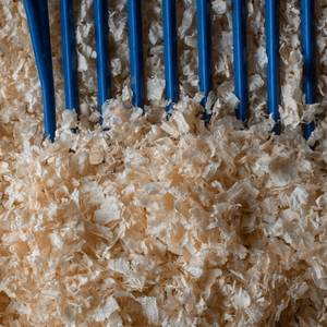 Copeaux de bois de pin de haute qualité pour la literie de stalle de cheval | Matériau de literie pour animaux propre, doux et écologique prix bon marché - Product Image 3