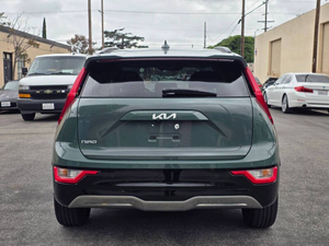 K-i-A Niro EV Hybride SUV 2024, 5 places, transmission automatique, pneus R18, phares LED, intérieur en tissu foncé - Product Image 3
