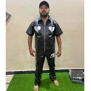 ชุดวอร์มหนังสำหรับผู้ชายเสื้อแจ็คเก็ตหนัง PU กางเกงพลุแบบเรียงซ้อนแบบสตรีท - Product Image 2