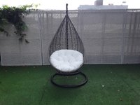 Fauteuil suspendu moderne de haute qualité en forme d'œuf, structure en aluminium, rotin PE, tissu imperméable pour intérieur/extérieur, chambre, cour