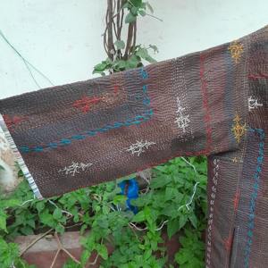 Vestes en tissu Kantha vintage en gros avec broderie artisanale, manteau long réversible à devant ouvert, vêtements décontractés pour femmes - Product Image 3