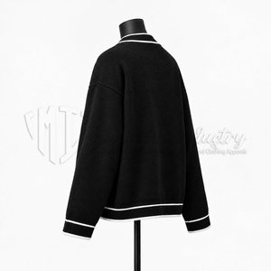 Cardigan en maille noir à col en V pour homme avec bordure rayée blanche et boutons sur le devant – Vente en gros - Product Image 5