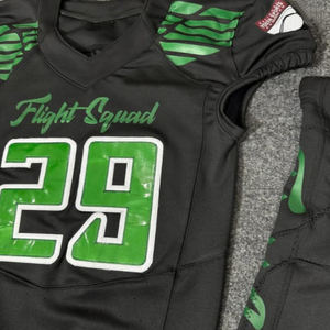 ชุดฟุตบอลแบบระบายอากาศได้ดี ผลิตจากโพลีเอสเตอร์ 100% ป้องกันแบคทีเรีย แห้งเร็ว ดีไซน์ปรับแต่งได้ - Product Image 5