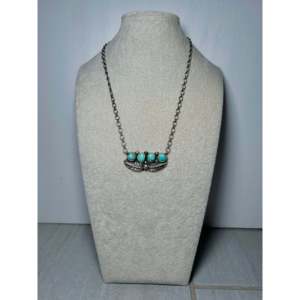 Collier en turquoise lune bleue et argent sterling, fait main, bijoux culturels Navajo, objet de collection - Product Image 4