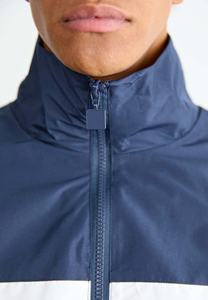 Veste coupe-vent à capuche imperméable à fermeture éclair de couleur personnalisée Nouvelle mode Veste de sport de course à pied Fabrication de veste coupe-vent - Product Image 3