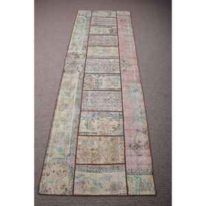 Alfombra vintage de 2,9x8,8 pies, alfombra turca tipo runner, alfombra con motivos de plantas y árboles en tonos marrón y azul. - Product Image 1