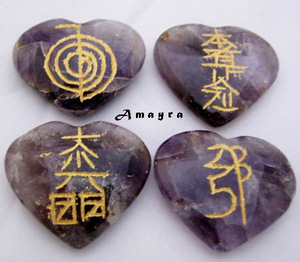 Juego de corazón Reiki grabado con ojo de tigre de piedras preciosas, juegos de piedras naturales de ágata para curar, comprar al por mayor de Amayra Crystal Exports India - Product Image 2