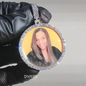 จี้รูปภาพพรีเมียมแบบเย็นสำหรับผู้ชาย/ผู้หญิง เงินแท้ 925 ประดับโมอิสซาไนต์ ชุบทองคำขาว โรเดียม ดีไซน์หรูหรา - Product Image 3