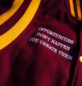 Chaqueta Universitaria Personalizada para Hermandades y Fraternidades Griegas |   Bordado de Letras en la Parte Delantera |   Color y Logotipo Personalizados - Product Image 4